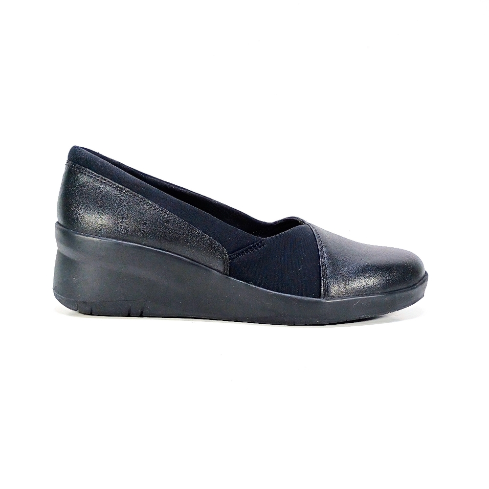 Clarks Suttyn Walk Womens 9 Black Leather Wedge Heel Slip On Shoes